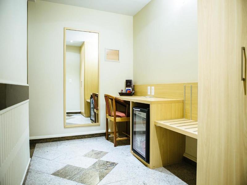 elegance-praia-hotel-rio-de-janeiro-suíte-com-banheira-de-hidromassagem-22373.jpg