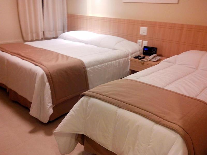 Elegance Praia Hotel Quarto Triplo Elegance Praia Hotel Quarto Triplo